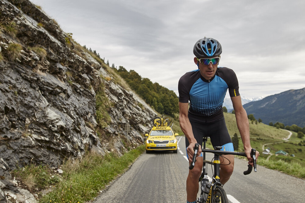 Nicolas Roux displaying the new mavic Haute route collection